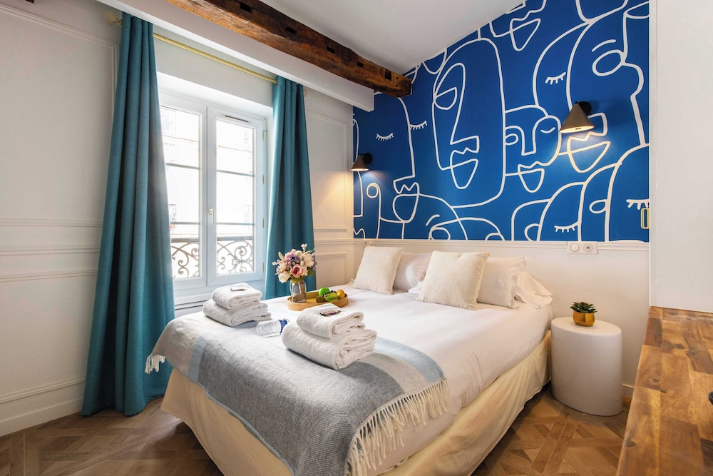 Double Room (13)