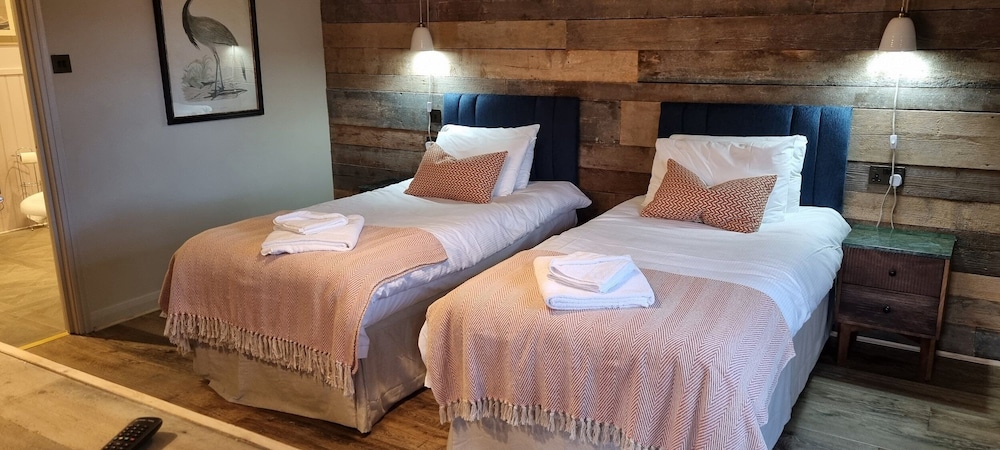 Deluxe Double or Twin Room photo 2