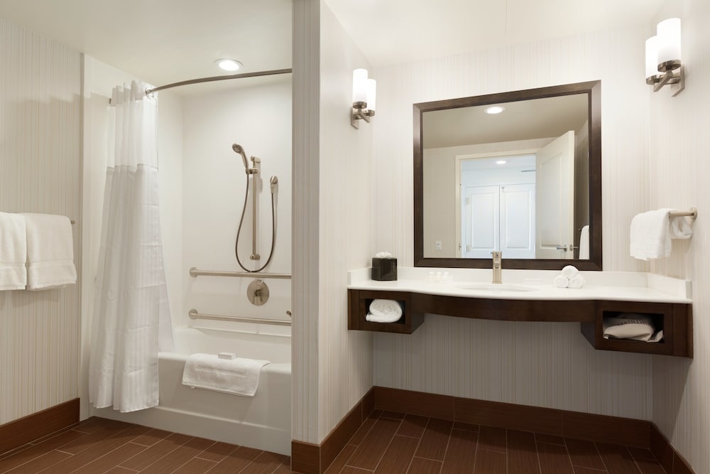 King, Accessible, Bathtub