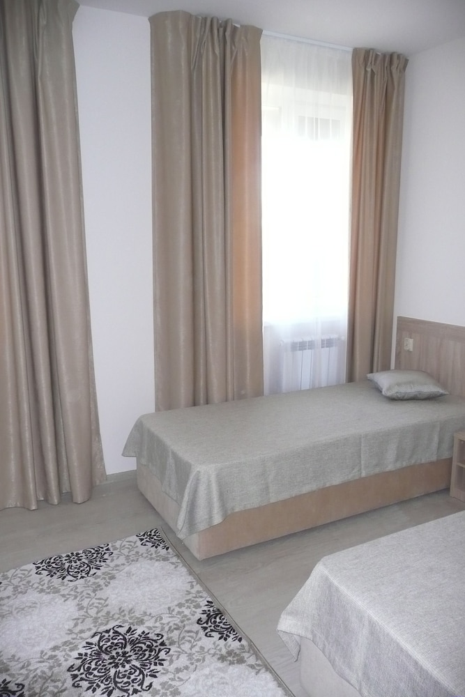 Standard Twin Room photo 3