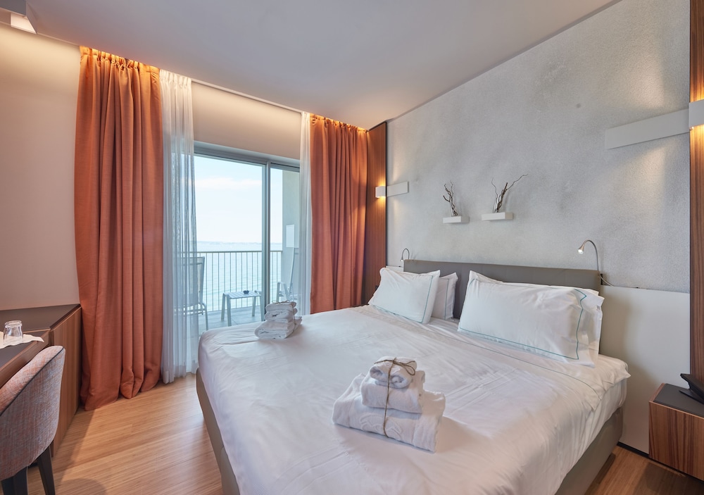 Suite, Lake View (free access SPA)