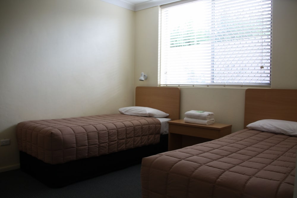 Family Suite, 2 Bedrooms, Courtyard View photo 1