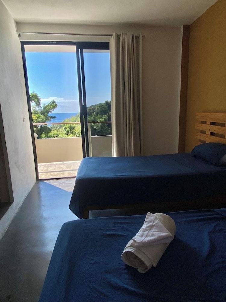 Basic Twin Room, Air conditioning, Pool View photo 1