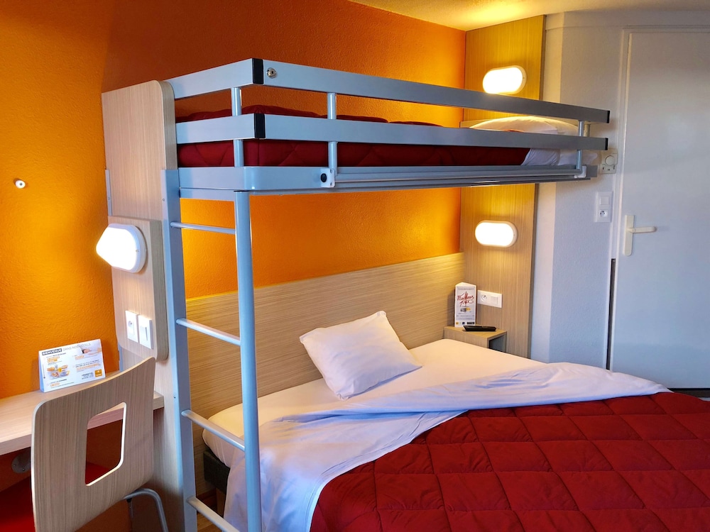 Standard Room, Multiple Beds (1 Double and 1 Single bed) - Photo 9