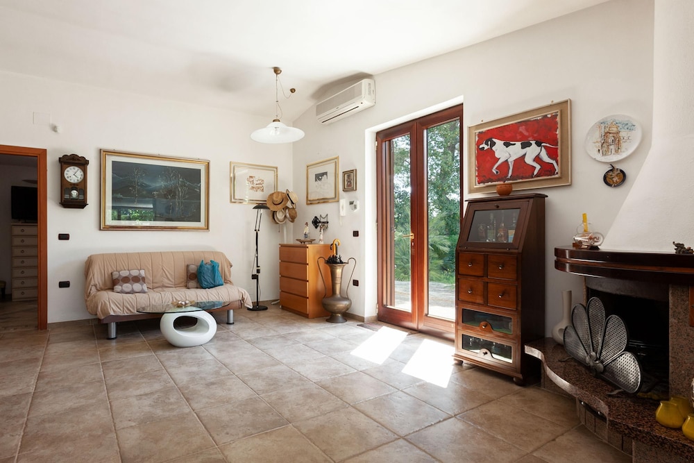 Villa photo 3