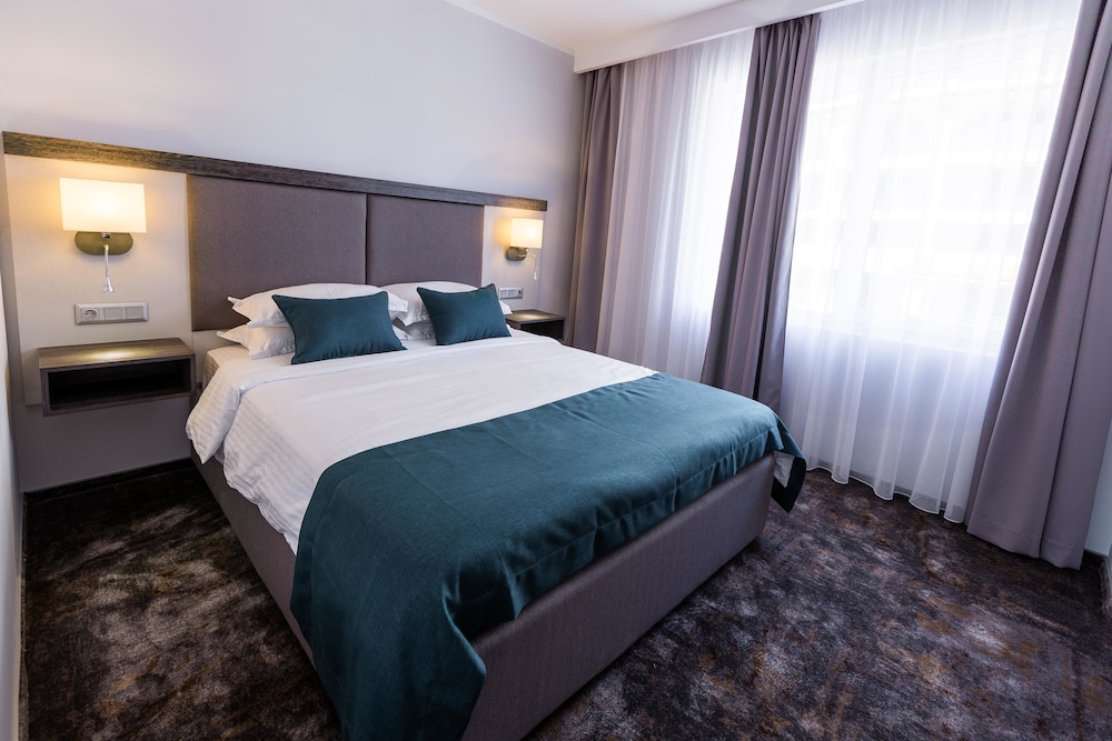 Family Suite, Multiple Beds, Non Smoking photo 1