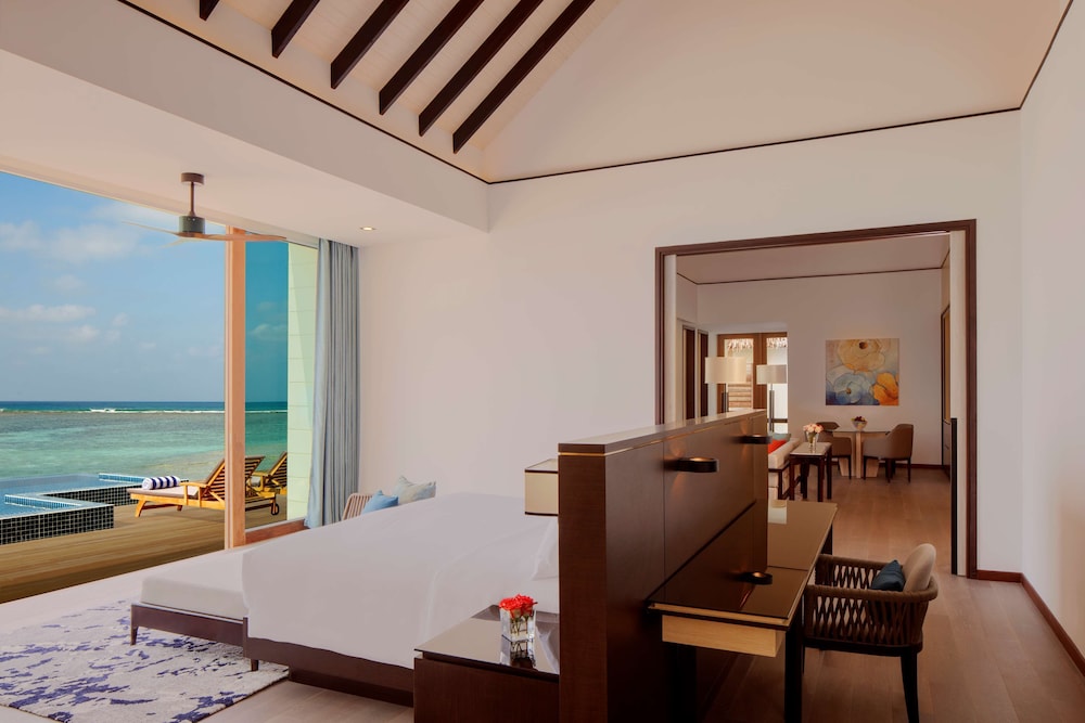 Three bedroom water villa with private pool & free access to VIP seaplane lounge on arrival - Photo 3
