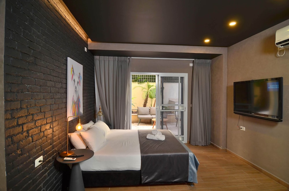 Deluxe Studio, Garden View, Garden Area photo 3