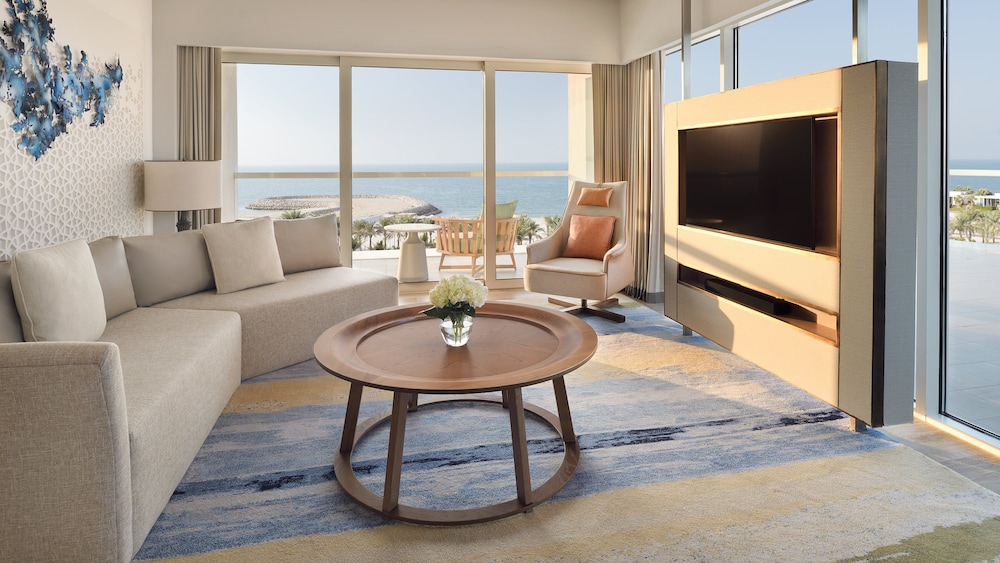 1 Bedroom Pinnacle Suite Club Lounge Access Ocean View