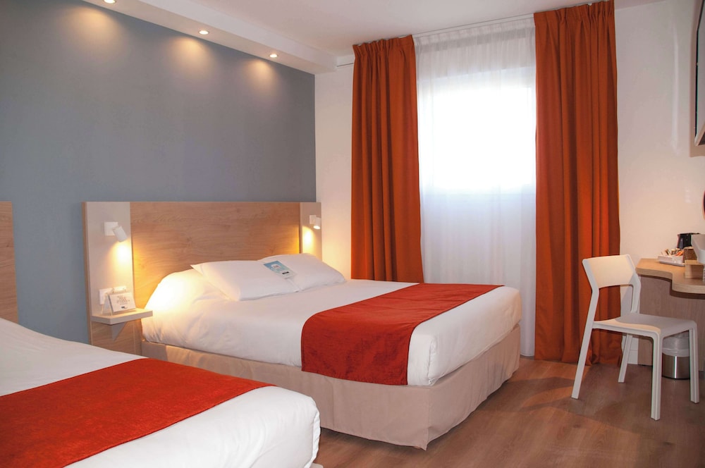 Standard Room, Multiple Beds - Photo 4