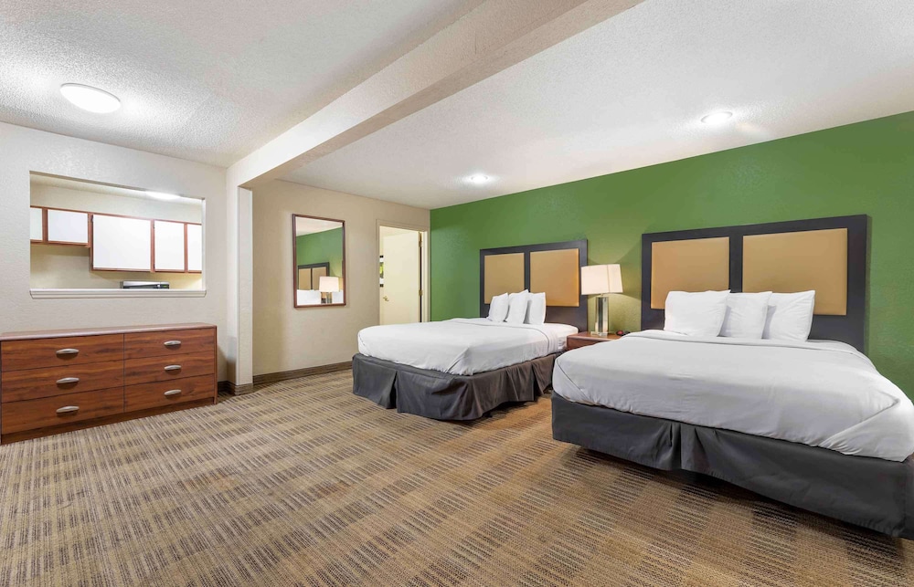 Deluxe Studio, Multiple Beds, Non Smoking - Photo 2
