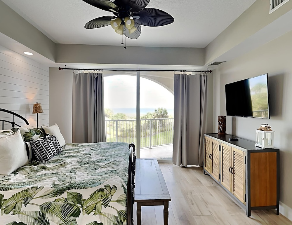Condo (2 Bedrooms) photo 2