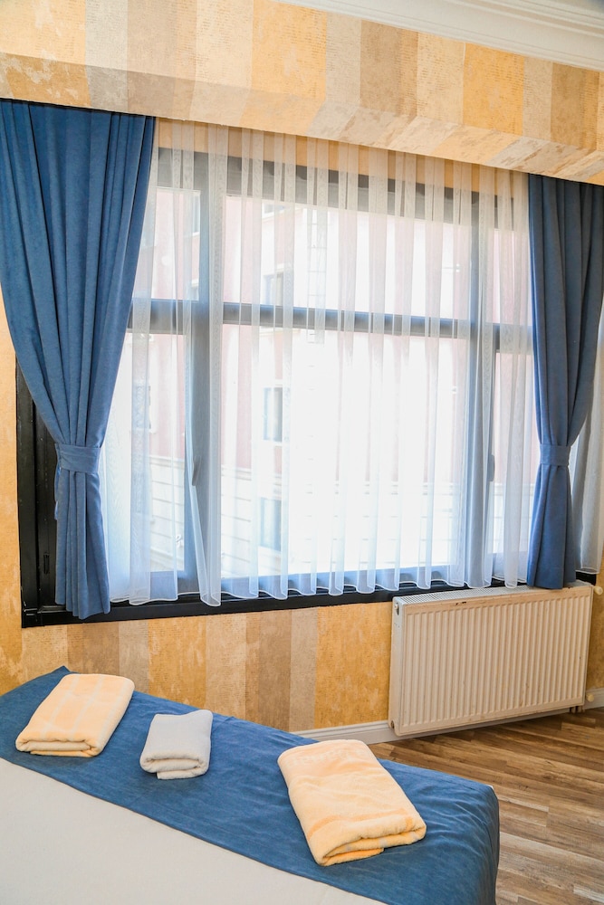 Standard Double Room, Private Bathroom photo 2