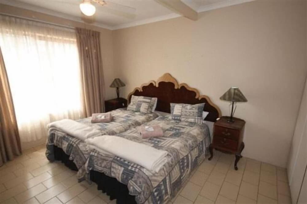 Bachelor Selfcatering photo 2