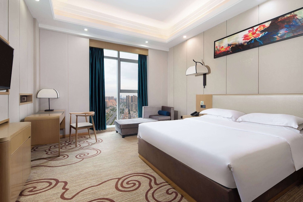 Superior Room, 1 King Bed, Smoking