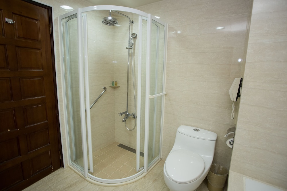 Superior Suite - Photo 12