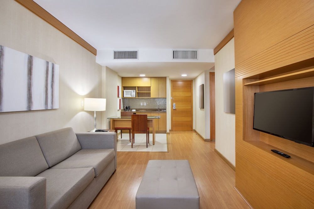 Standard Room (Queen) - Photo 7