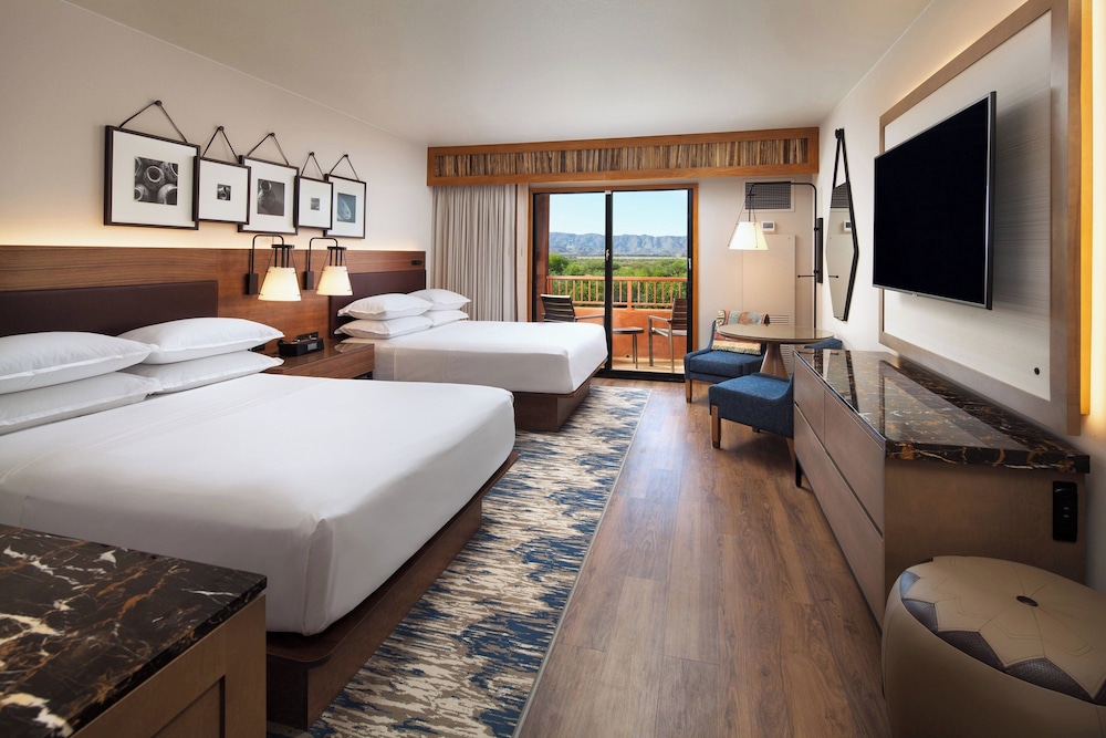 Deluxe Queen Room with Two Queen Beds (Non Smoking) photo 1