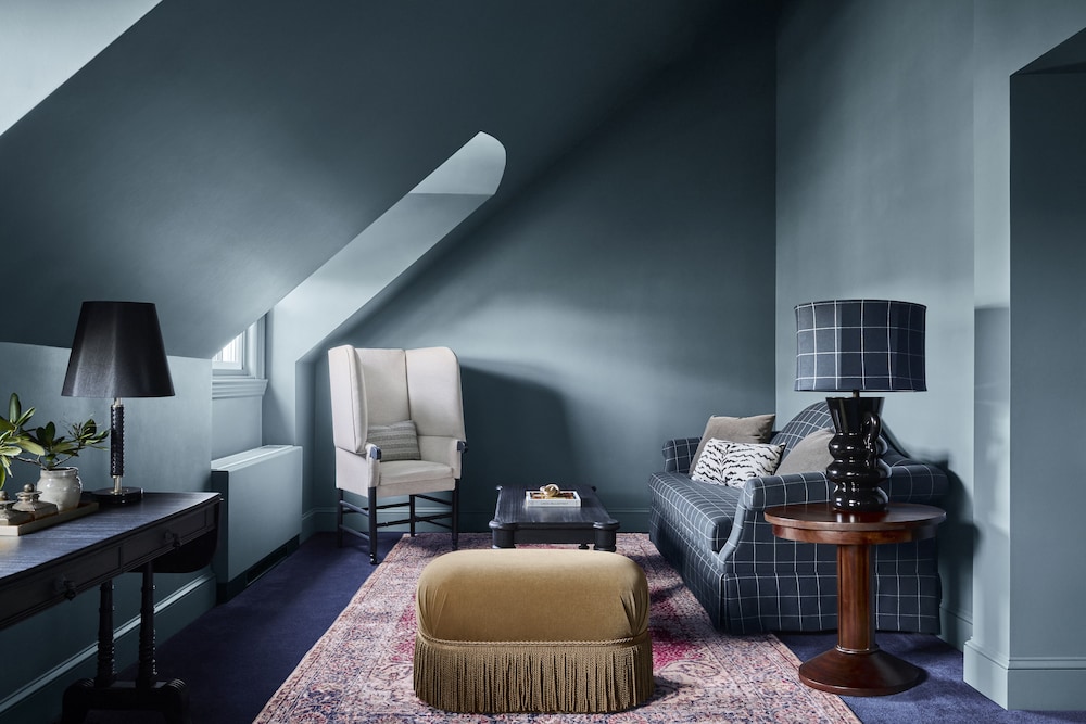 Suite (Manor) photo 1