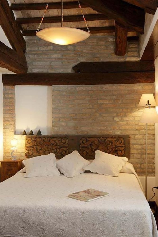 Deluxe Triple Room photo 3