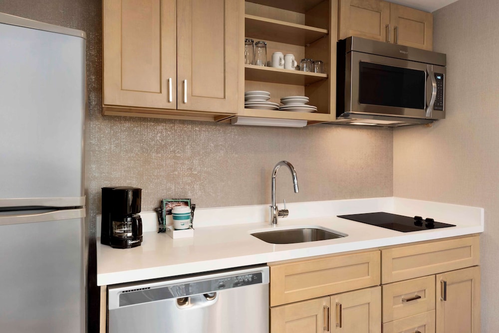 Suite, 2 Queen Beds, Accessible, Non Smoking (Roll-in Shower)