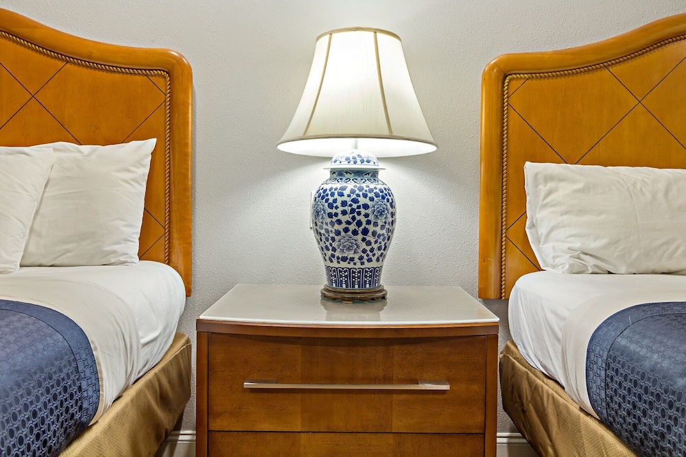 Deluxe Room, 2 Queen Beds, Refrigerator & Microwave photo 1