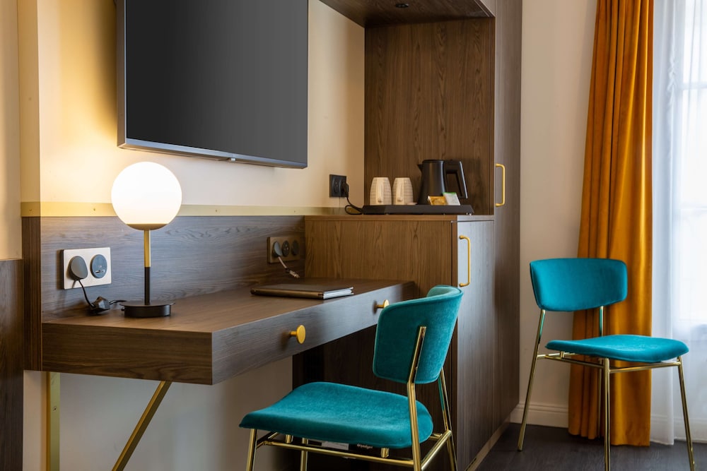 Comfort Room, 1 Queen Bed, Non Smoking - Photo 6