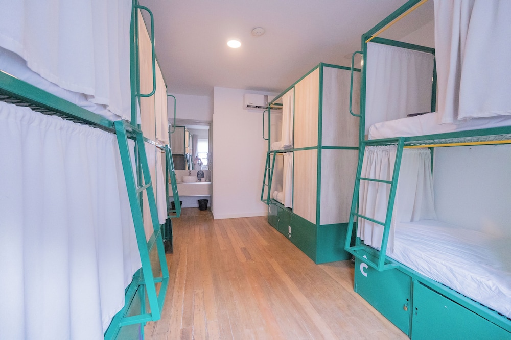 Shared Dormitory, Women only, Private Bathroom photo 2