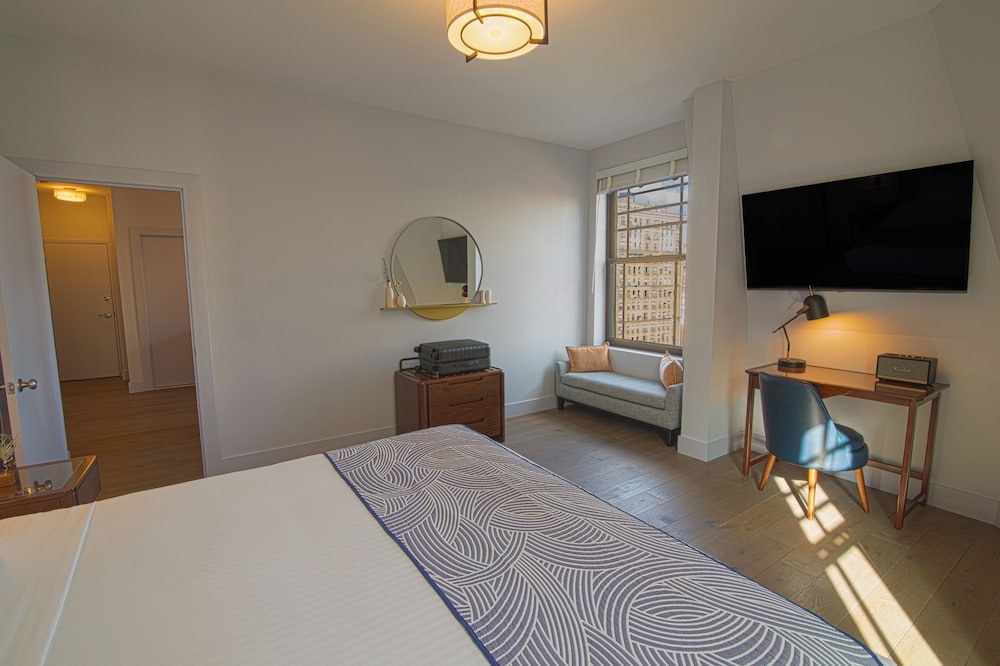 Hudson Suite photo 3