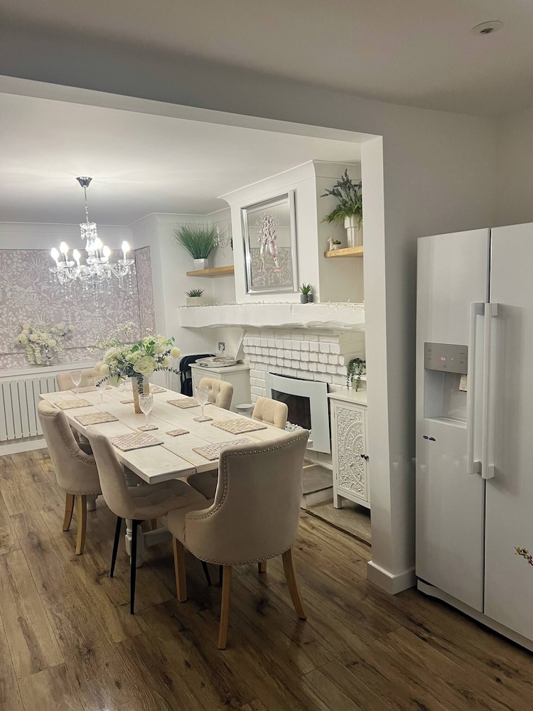 Staysolihull, Large Spacious Corner House,, 사진 16
