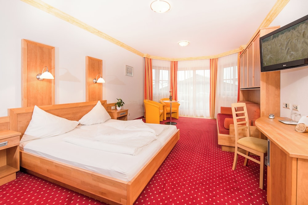 Classic Room, Multiple Beds, Non Smoking photo 1