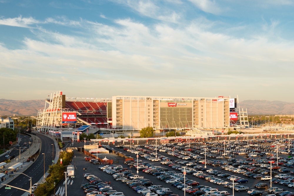 Superior Room, 2 Queen Beds (Levi Stadium View)