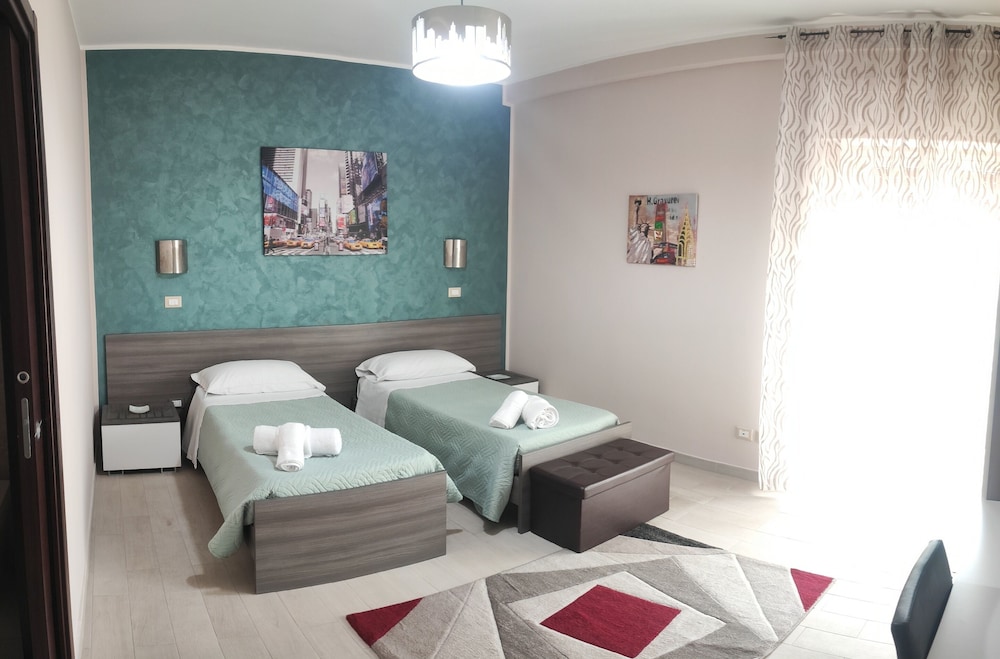 Elite Triple Room, Ensuite, Courtyard View (Camera 4) photo 3