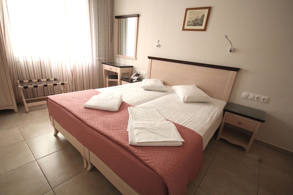 Economy Twin Room, Ground Floor photo 1