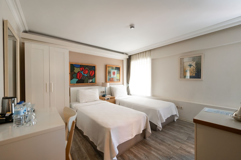 Economy Twin Room (Single Use) photo 1