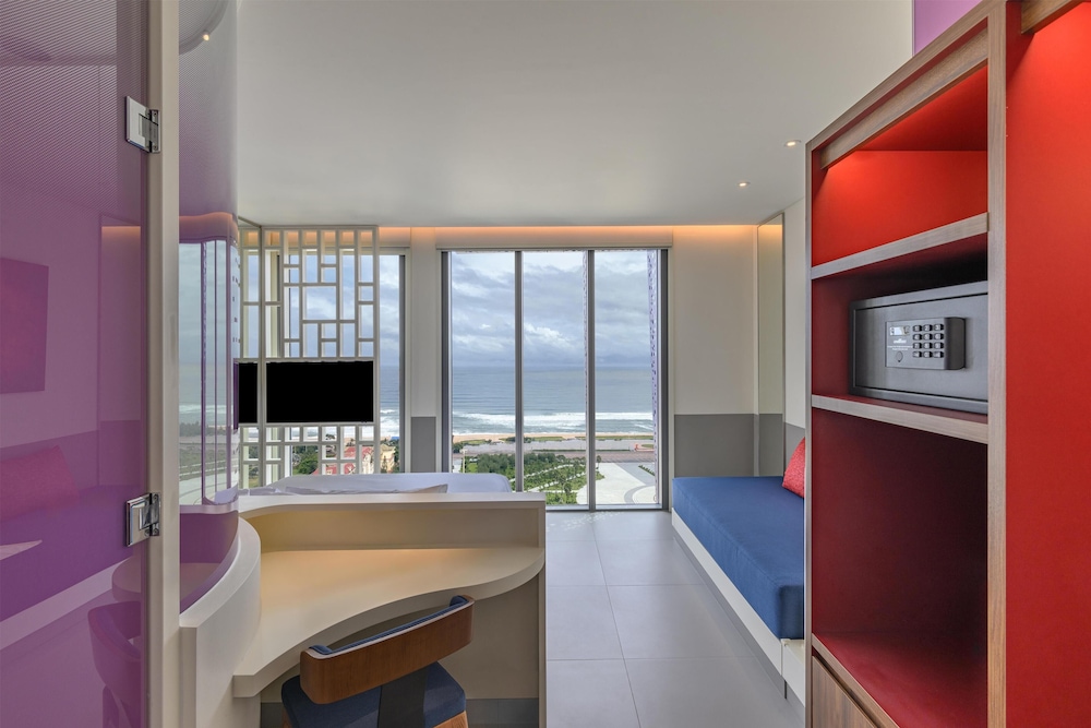 Deluxe Room, Multiple Beds, Ocean View photo 3