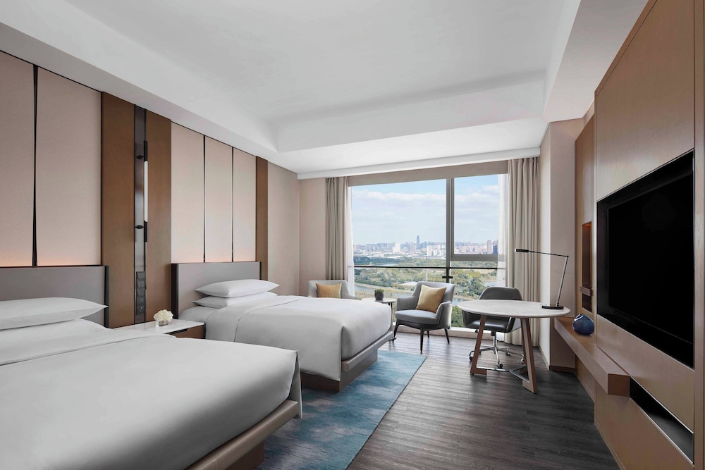 Executive Room, 2 Double Beds, City View - Photo 3