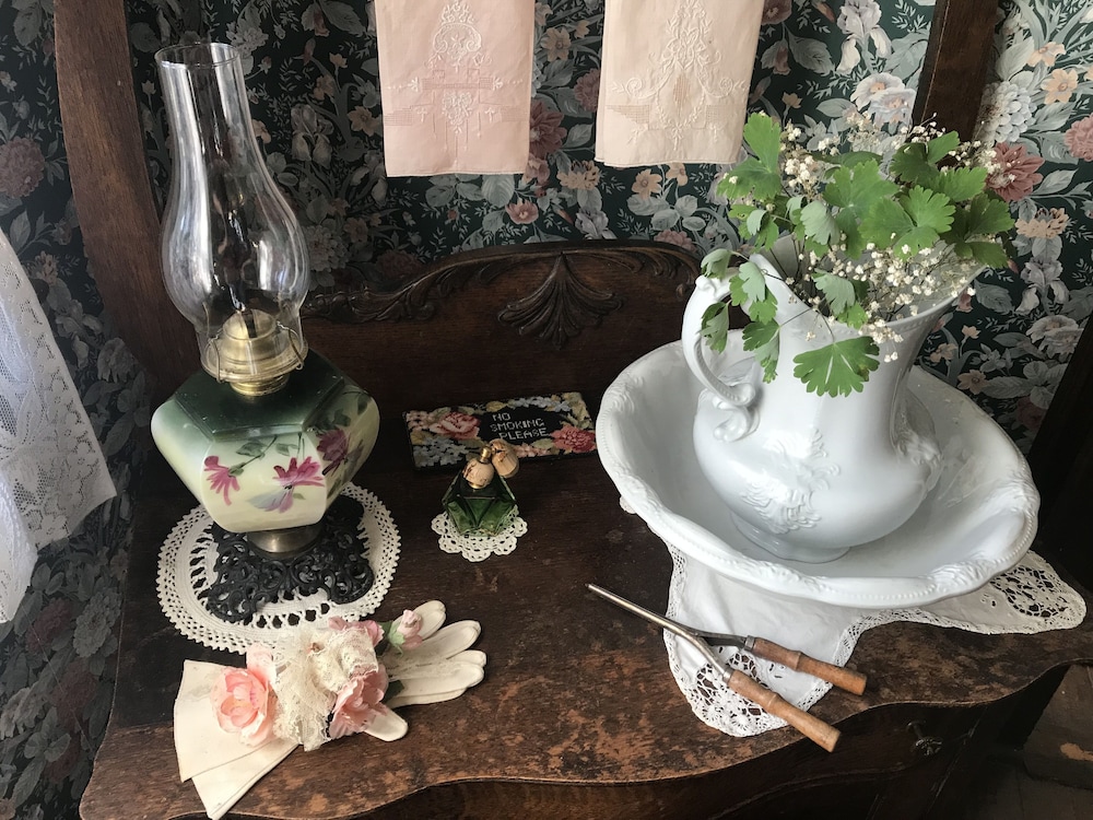 Hoffmann Room photo 3