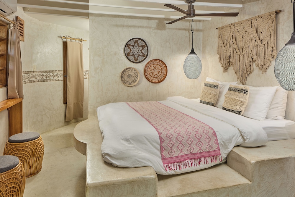 Premier King Room - Photo 2