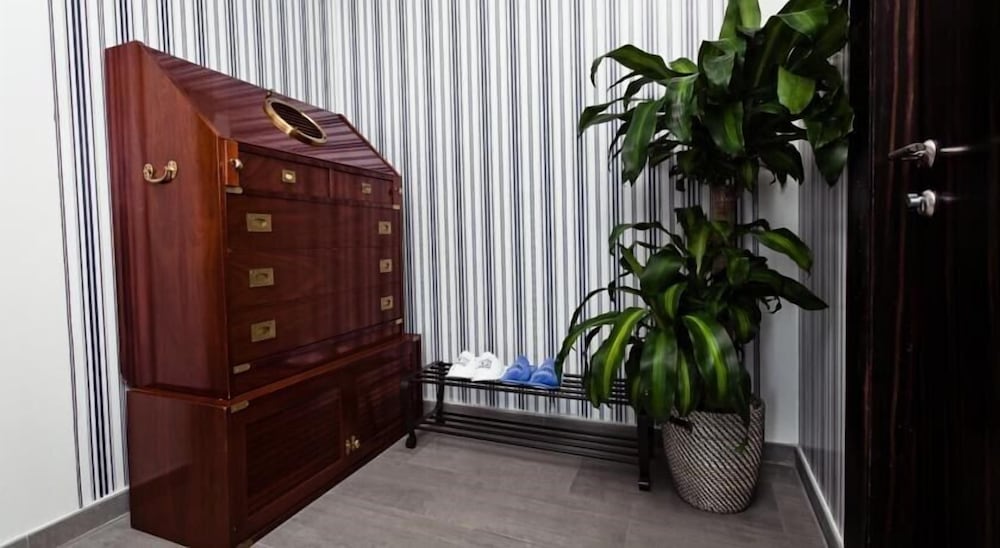 Apartment photo 2