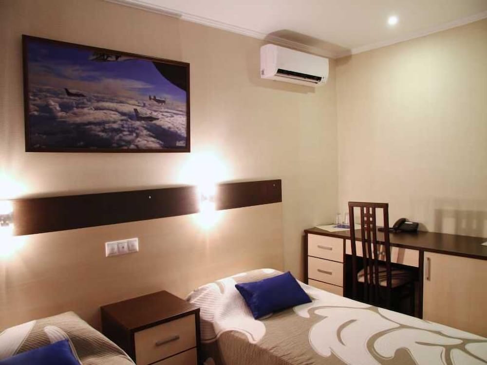 Standard Twin Room photo 3
