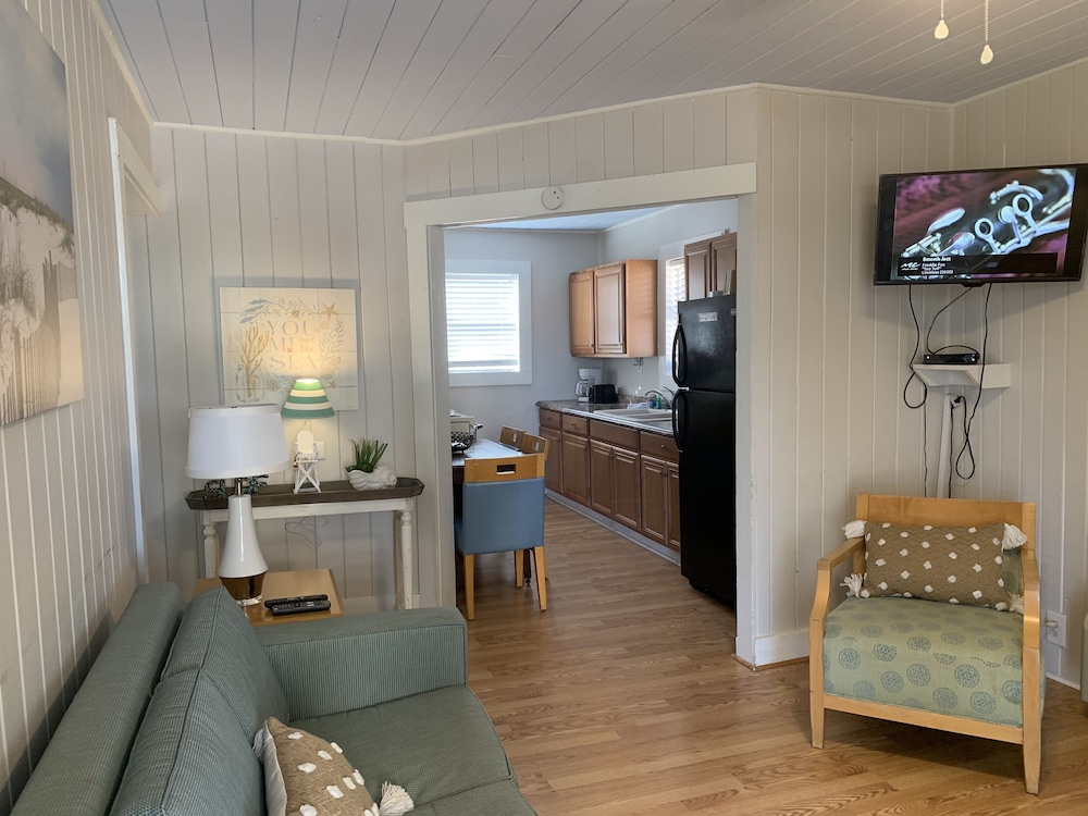 Barefoot Cottages photo 3