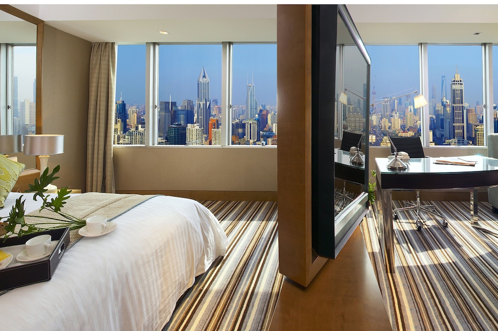 Villar Executive City-view Room - Photo 1