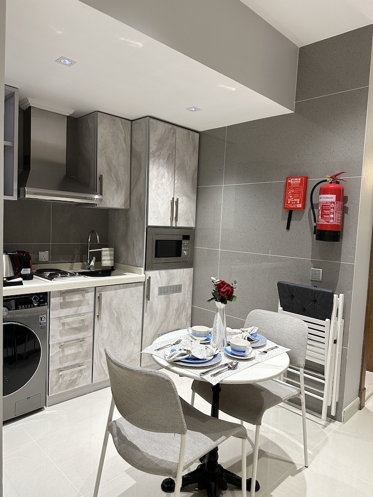 Business Room - Photo 3