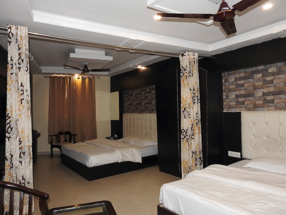 Family Quadruple Room - Photo 1