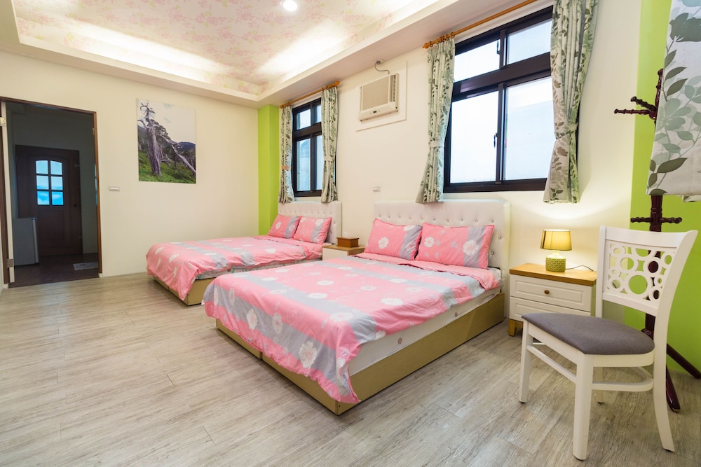 Economy Quadruple Room photo 1