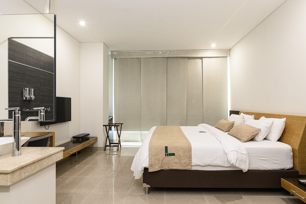 Junior Double Room, Jetted Tub - Photo 2