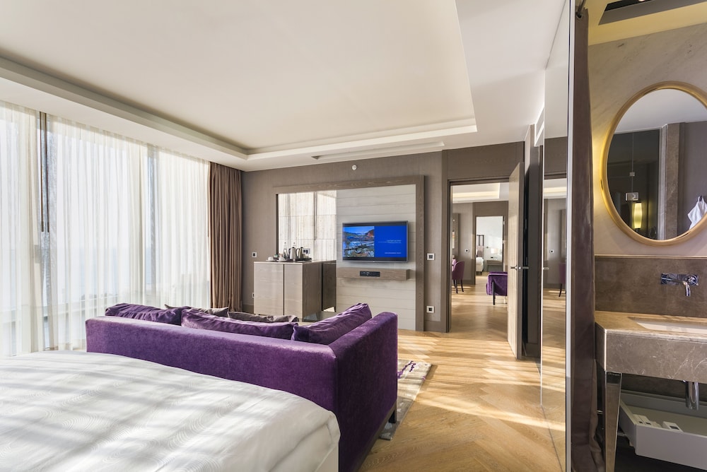 Executive Two Bedroom Suite