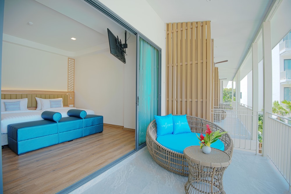 Premier Double or Twin Room, Pool View - Photo 4