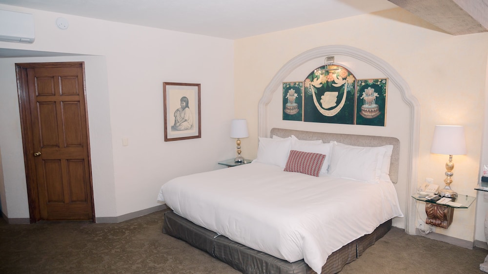 Master Suite King - Photo 2